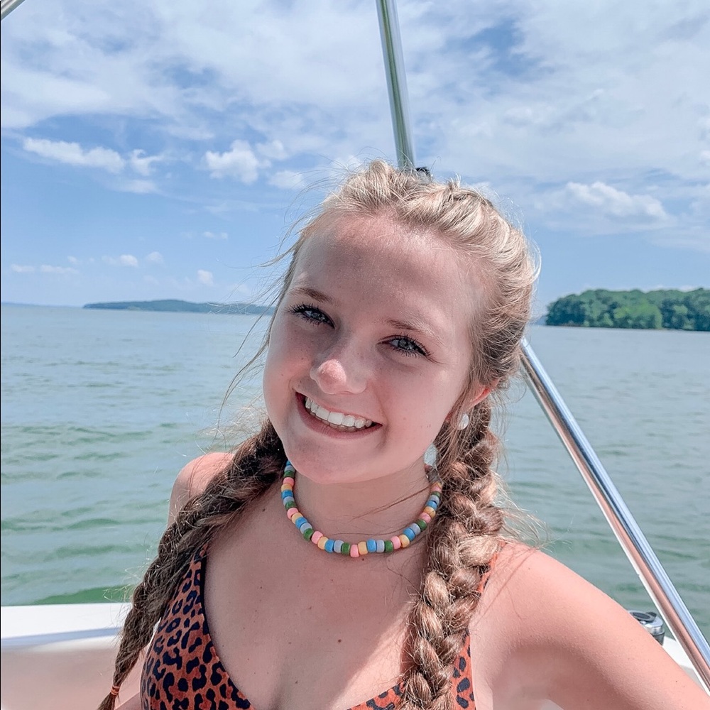 Meet your Posher, Maddie